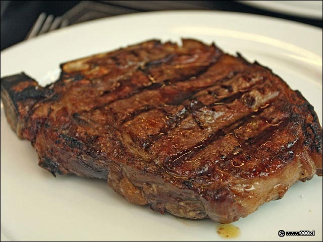 Bife Chorizo madurado por 27 das - Santa Brasa Costanera Center