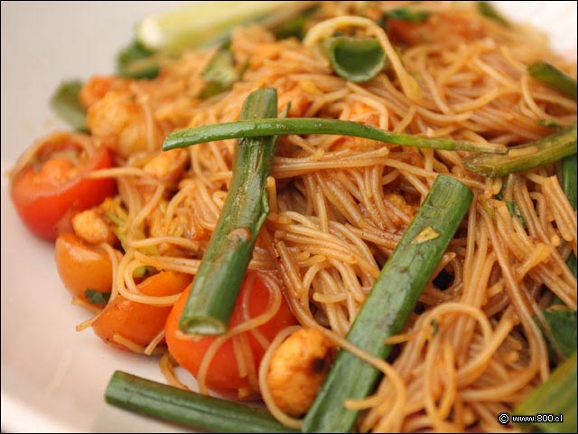 Detalle de Tomate Cherry y Cebolln en Singapore Street Noodles - P.F. Changs  (Boulevard Parque Arauco)