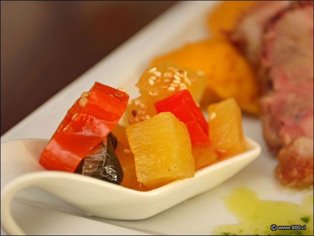 Detalle de Chutney de Pi�a y Aji en Pernil Crocante - Amaranto
