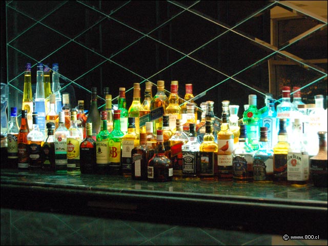 Licores en Barra 21 Bar - TwentyOne (San Cristobal Tower Santiago)