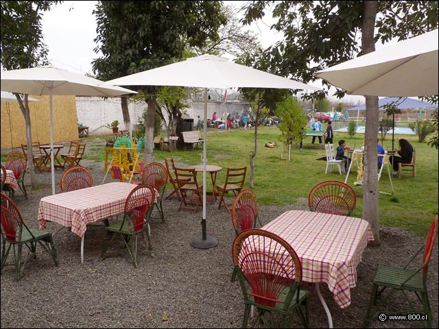 Mesas al aire libre y jardines - Tata Enrique (San Esteban)