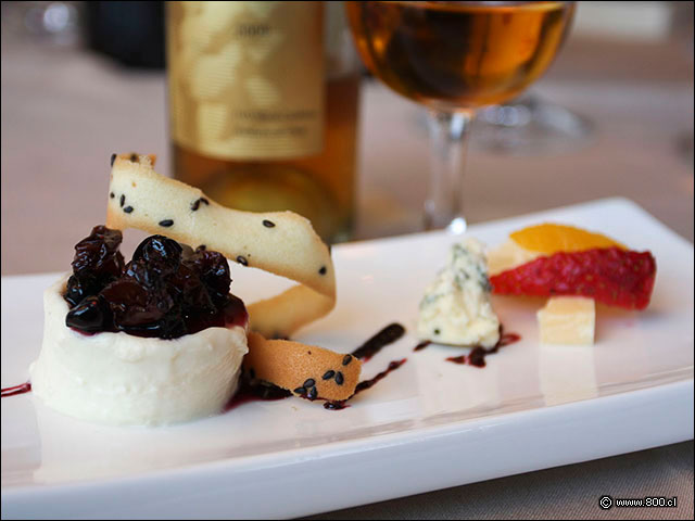 Detalle de Panna Cotta de Uvas y Pasas - House - Casa del Vino