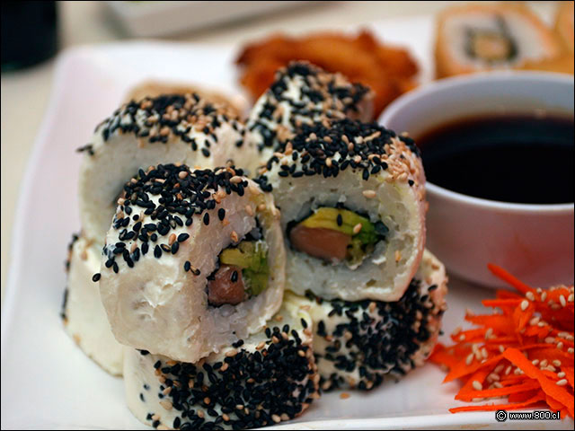 Detalle de Pepper Tori Roll en Tabla Big Mix - Too Much (Serrano - Santiago Centro)