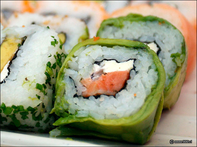 Detalle de Rolls en Men� de Almuerzo - Too Much (Serrano - Santiago Centro)