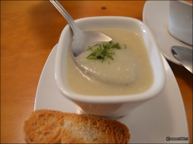 Crema de Coliflor con Almendras del men