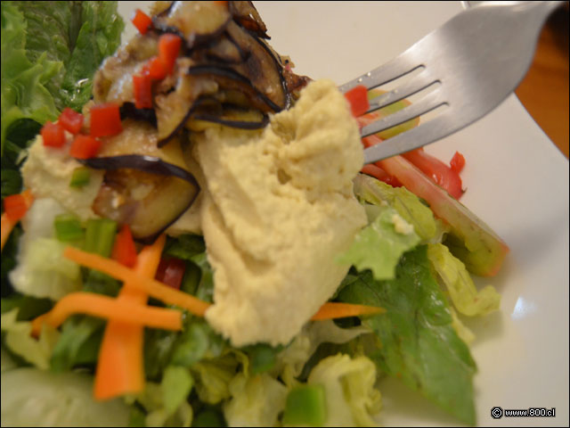 Detalle a la Ensalada con Humus - El Verde, que te quiero verde