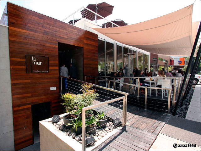 Acceso al restaurante La Mar  - La Mar Cebichera