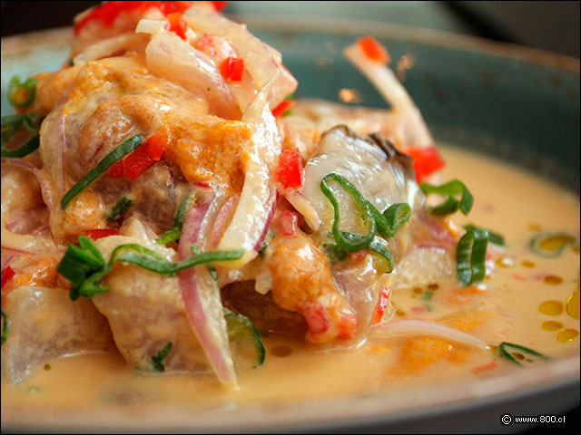 Machas, erizos y pescado blanco en cebiche Lujurioso - La Mar (Cebichera)