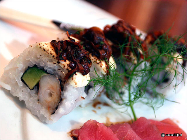 Primer plano de Roll Nikkei - Brick (Radisson Plaza Santiago)