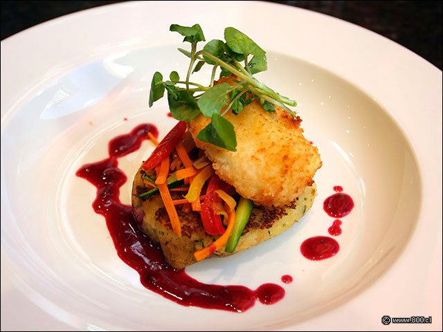 Merluza al Panko sobre papa Roti - Brick (Radisson Plaza Santiago)