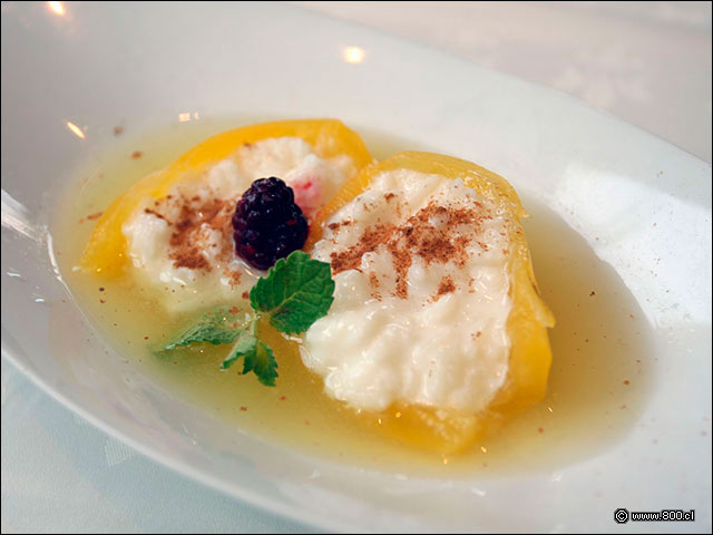 Papayas al jugo rellenas de arroz con leche - Divertimento Chileno