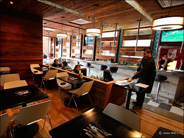 Otra vista del sal�n - La Sangucher�a (Vitacura)