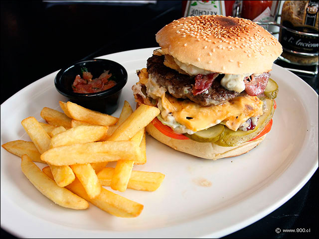 Hamburguesa Cl�sica - La Sangucher�a (Vitacura)