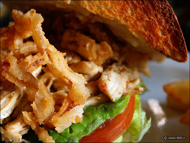 S�ndwich de pollo asado en Recuerdo del Oscar�s - La Sangucher�a (Vitacura)