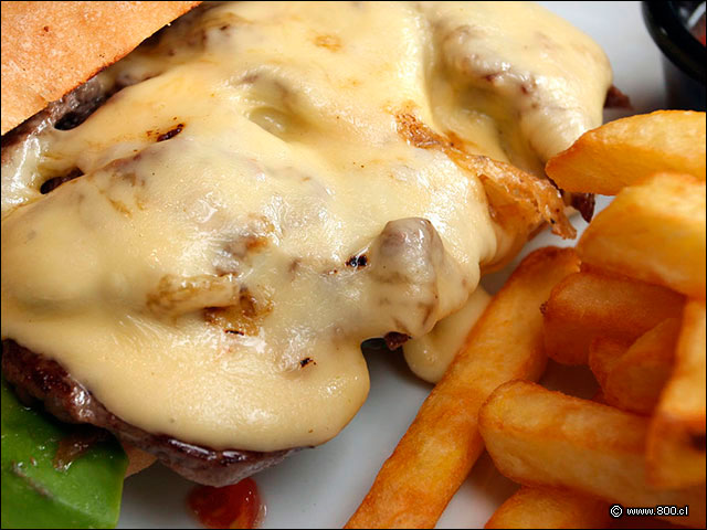 Queso fundido en Don Barros Luco - La Sangucher�a (Vitacura)