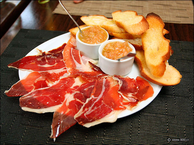 Tabla de jamn serrano - Mulato Restaurant