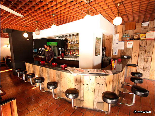 Barra principal en la entrada de la Fuente de Soda