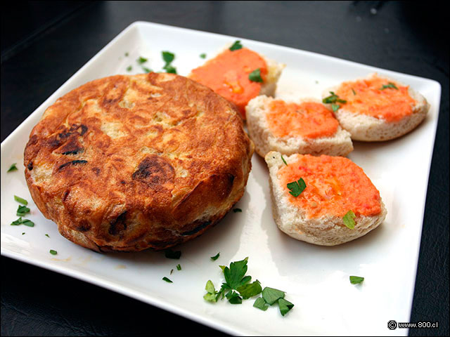 Tortilla de Patatas con Pan Tumaca - Carrer Nou