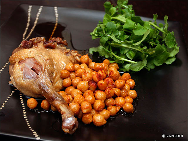 Confit de Pato con garbanzos - Carrer Nou