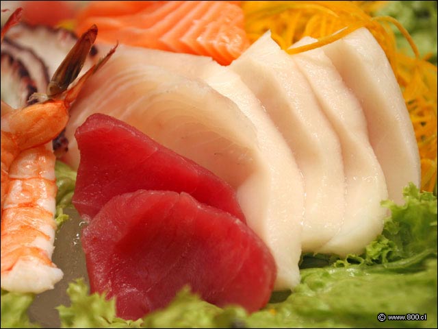 Sashimi de Atn y Tilapia en Sashimi Mixto - Sakura Express (La Dehesa)