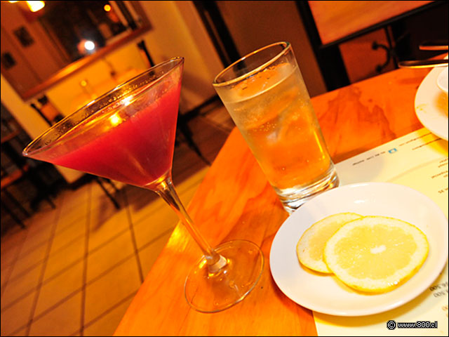 Cocteler�a en Cosmopolit�n Bistr� - Cosmopolitan Bistr�