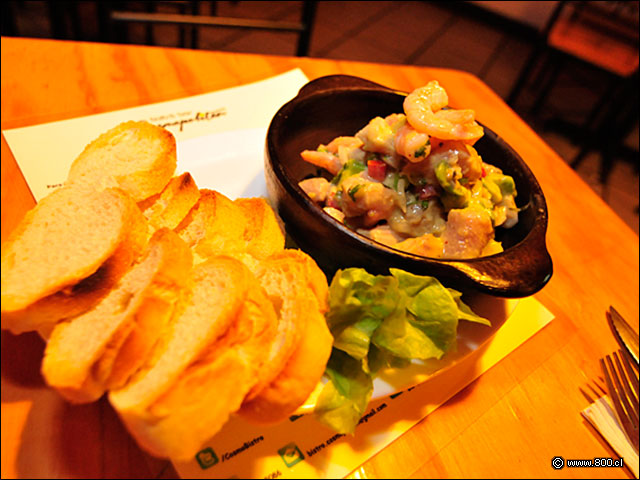 Ceviche Mixto en Cosmopolitan Bistr� - Cosmopolitan Bistr�