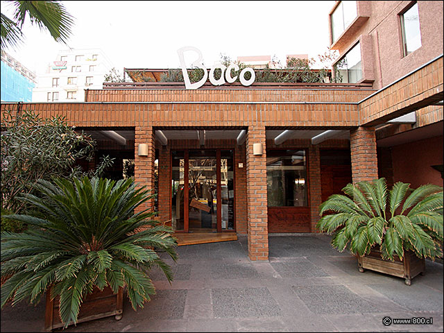 Entrada a restaurante Baco por Nueva de Lyon - Baco Vino y Bistro