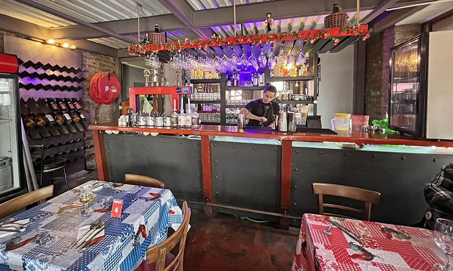 El bar en el primer piso de El Putamadre