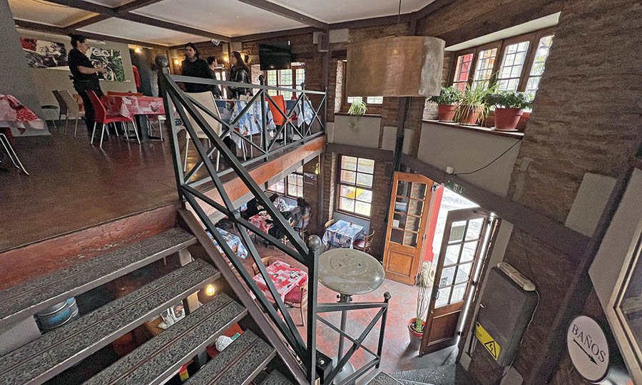 Escalera al segundo piso