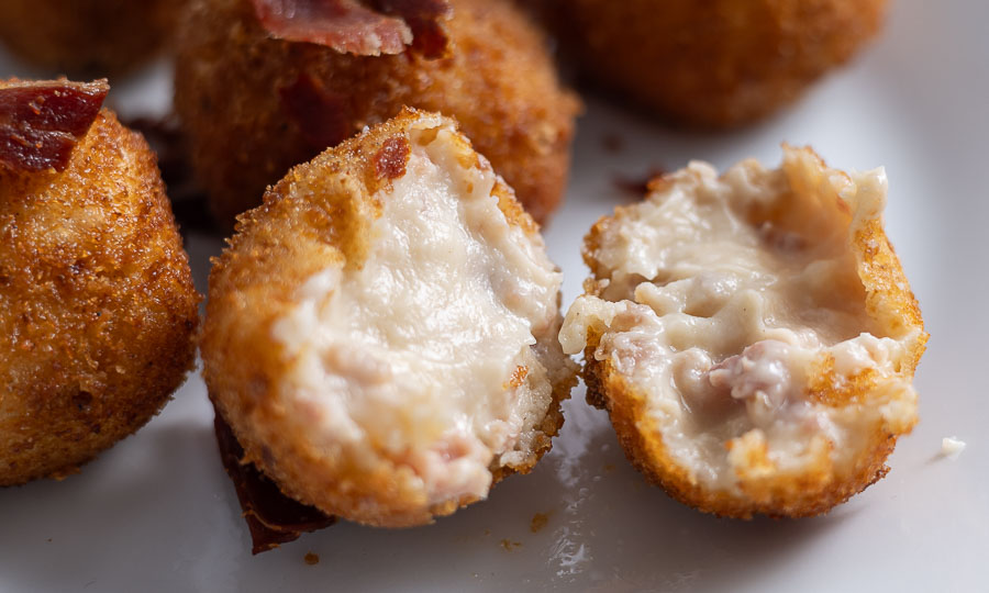 Croquetas españolas de jamón, de la buenas
