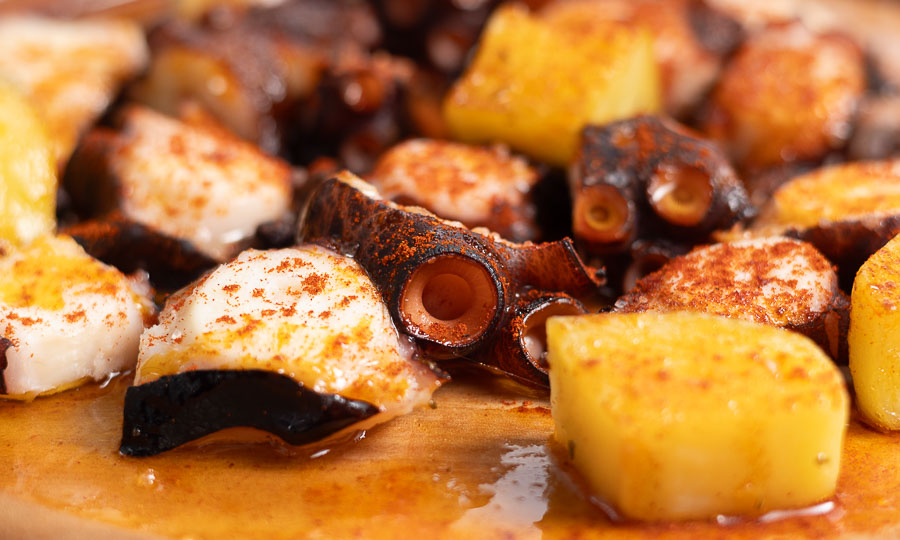 Pulpo a Feira (como pulpo a la gallega) - Musu - Casa Costanera