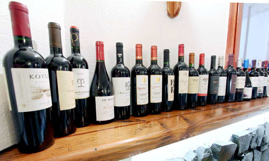 Parte de la seleccin de vinos de La Bodeguilla de Cristobal - La Bodeguilla de Cristbal