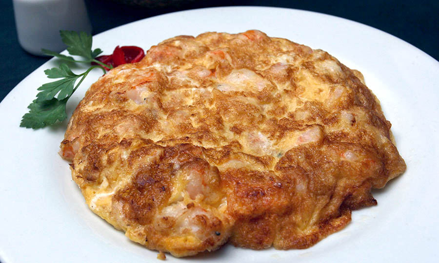 Jugosa y provocadora tortilla espaola de camarones - La Bodeguilla de Cristbal