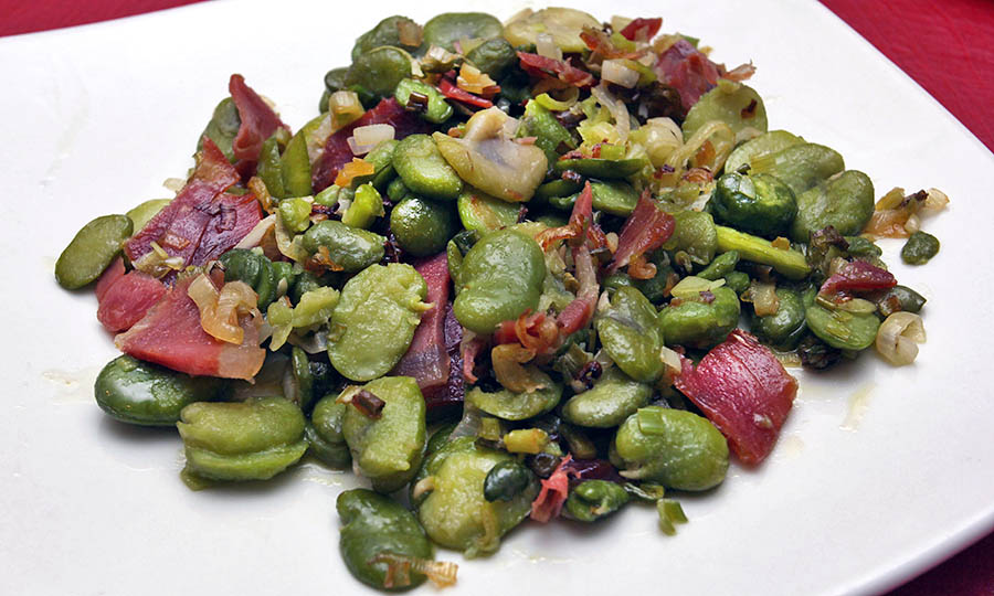 Hablas salteadas con jamón y cebollín - La Bodeguilla de Cristóbal