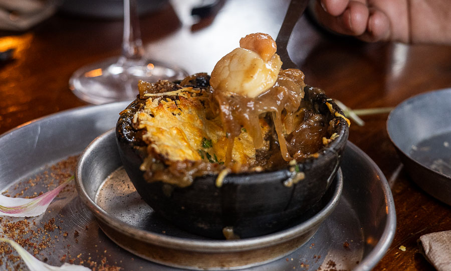 Sopa de cebolla de ostiones