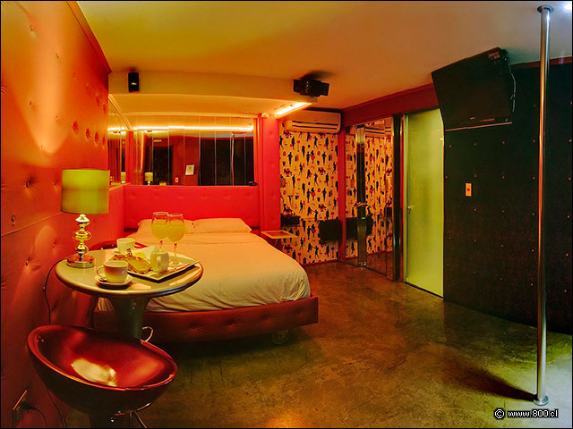 Pieza Disco - Ocho Art Hotel