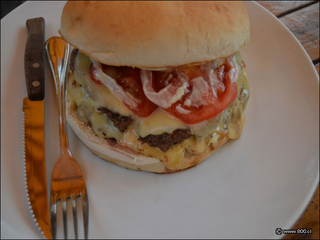 Detalle de la doble Hamburguesa La Fuente - La Fuente de Vitacura (Vitacura)