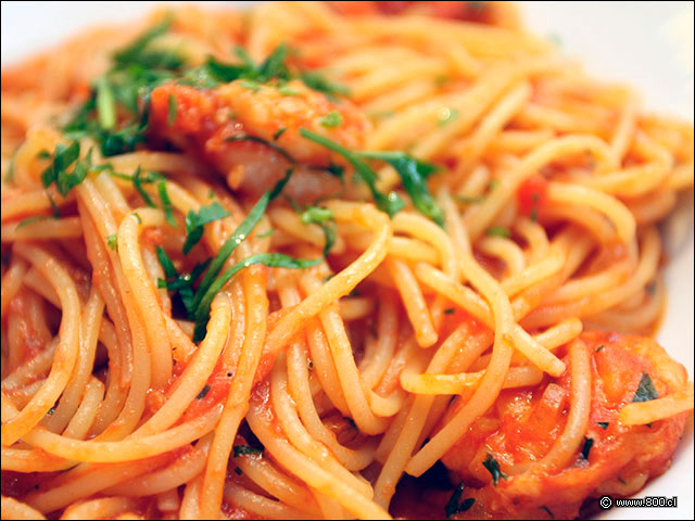 Spaghetti Pomodoro y albhaca - Pastamore