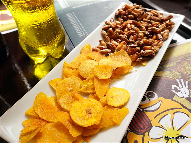 Chips de Pl�tano frito y Cancha - Cevichela (Vitacura)