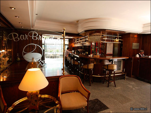 Acceso al Bar Brandy del hotel Kennedy - Bar Brandy (Hotel Kennedy)