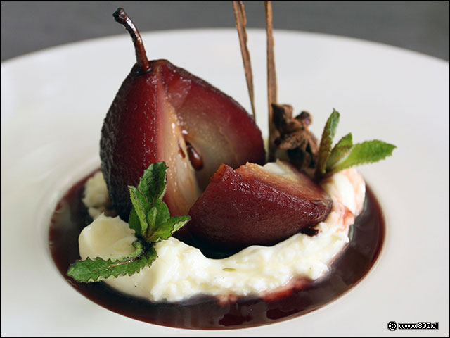 Pera  al vino en restaurante El Cid - El Cid - Hotel Sheraton