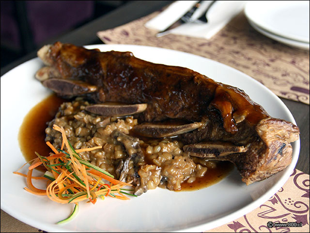 Asado de Tira con Risotto de Mote y Championes