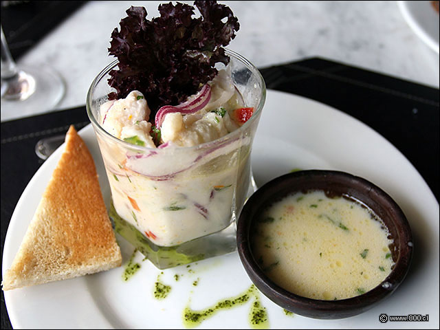 Cebiche de Pangasio con cebolla morada, leche de tigre, piment�n y ajinomoto - All in One