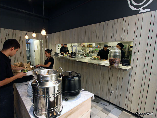 Cocina y area de despacho - Le Fournil (Manuel Montt)