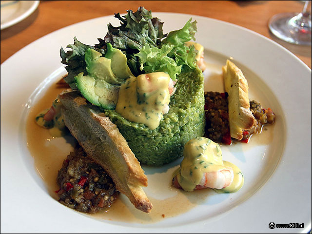 Ensalada de Qu�noa con Camarones y dip de Berenjenas - Le Fournil (Manuel Montt)