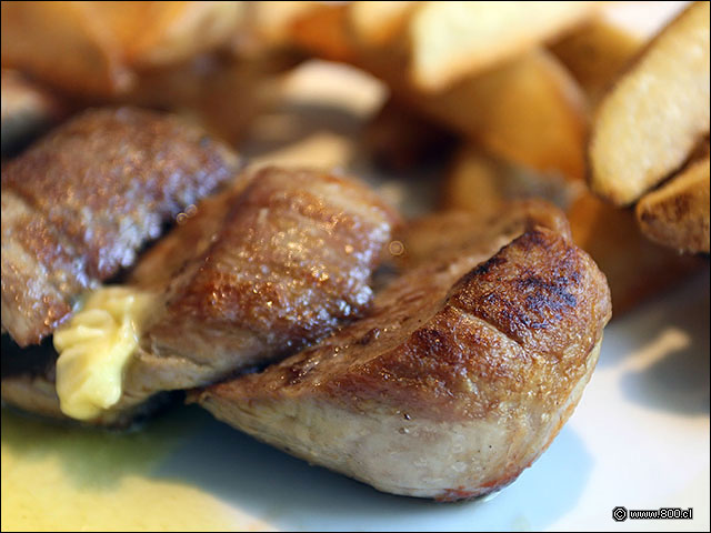Cortes de Solomillo de Cerdo con mantequilla pierino - Le Fournil (Manuel Montt)