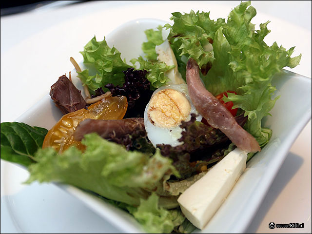 Ensalada fresca de huevo duro y queso de cabra - Macerado - Viamar