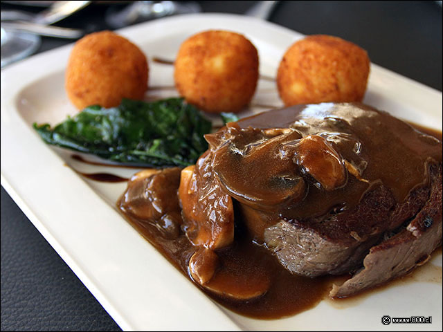 Filete con salsa de championes - Giratorio