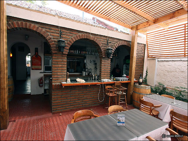Barra y rea de servicio de la terraza inetrior