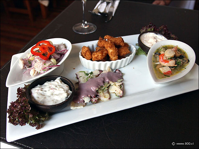 Jardn d Mariscos con Cebiche de Pescado, Camarones en Panko, Pulpo al Olivo y Mariscal.
